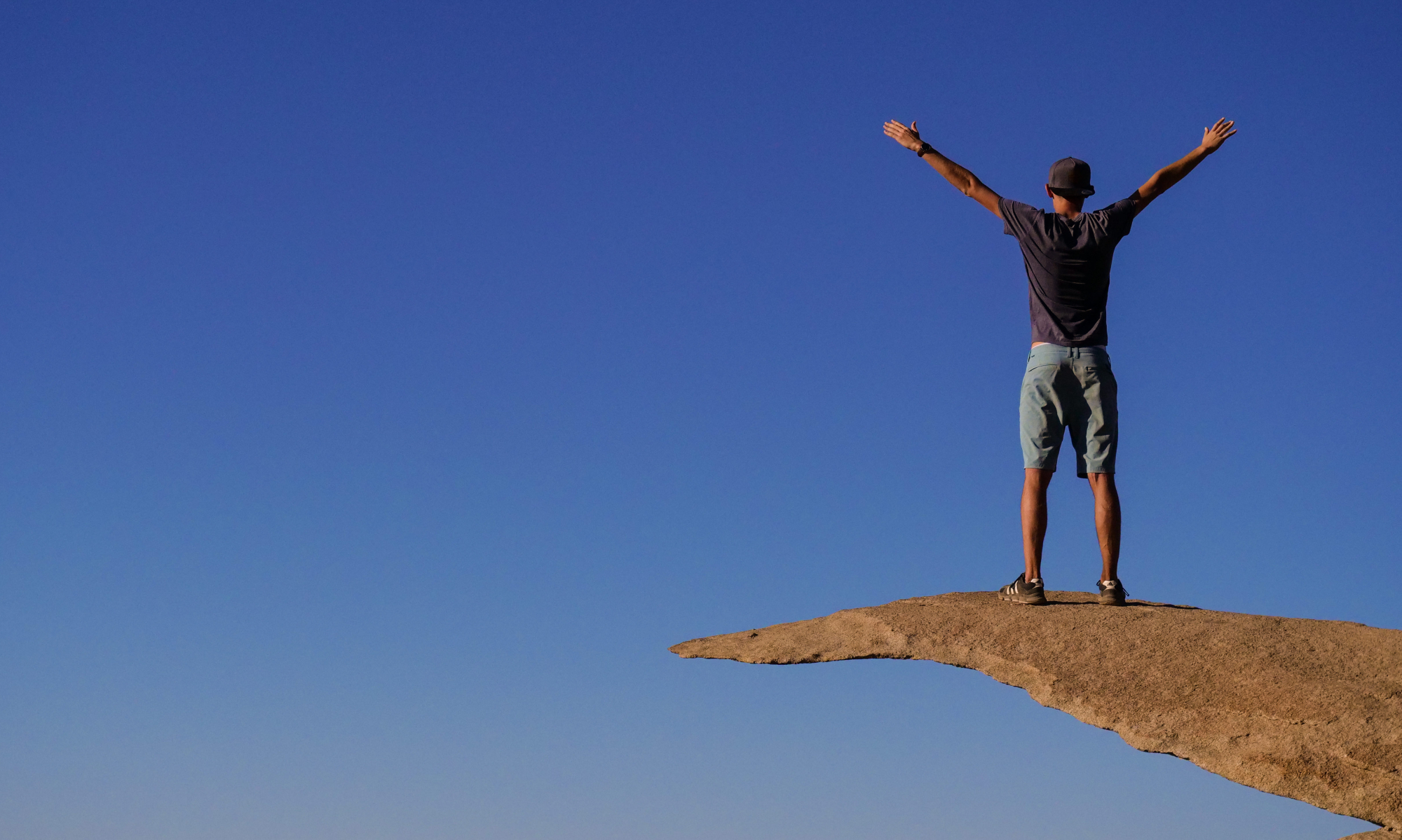 Hendrik Züllig on the Potato Chip Rock in California